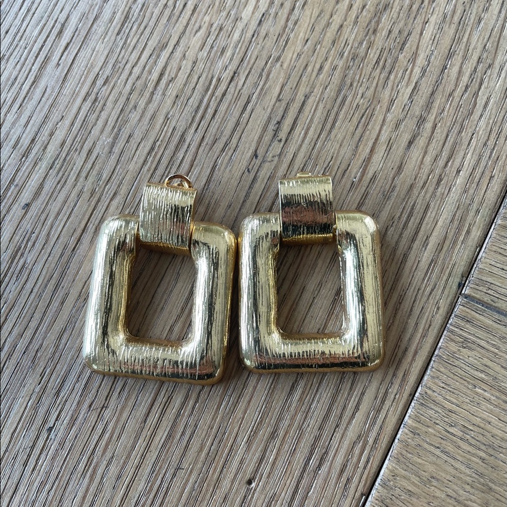 Gold earrings